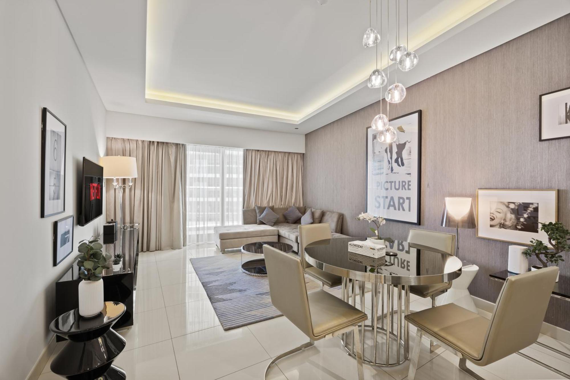 Elite Escapes - Glamorous 1br Damac Paramount B Apartment Dubai