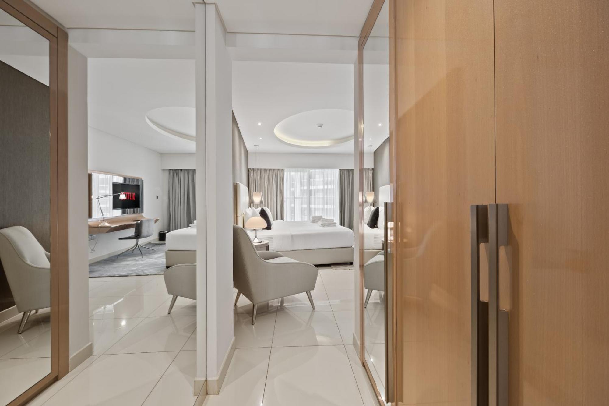 Elite Escapes - Glamorous 1br Damac Paramount B Apartment *