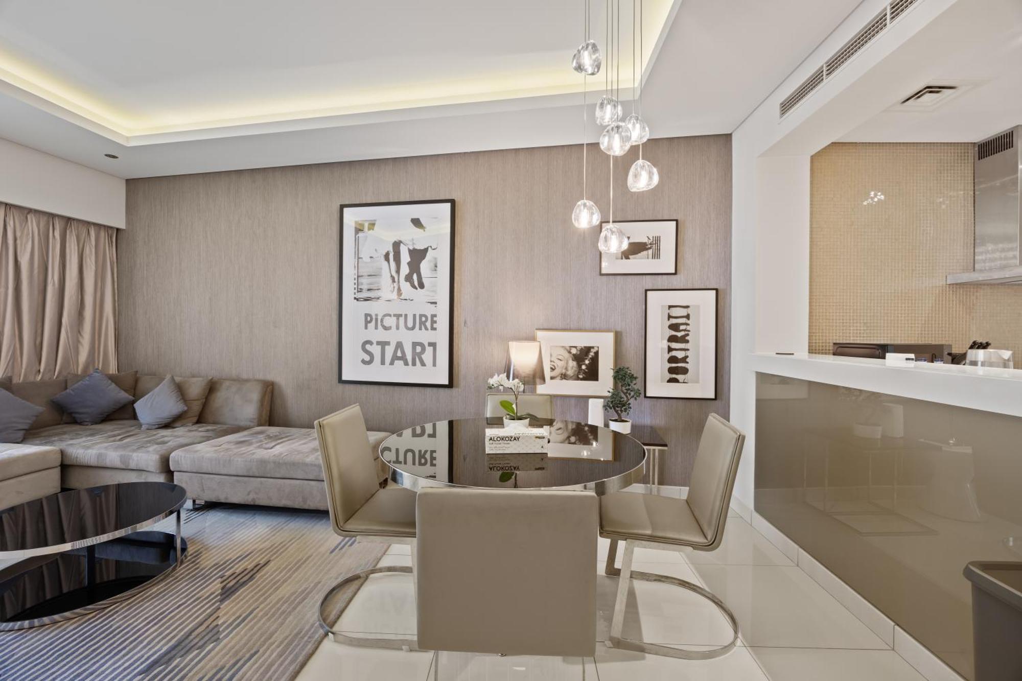 Elite Escapes - Glamorous 1br Damac Paramount B Apartment Dubai