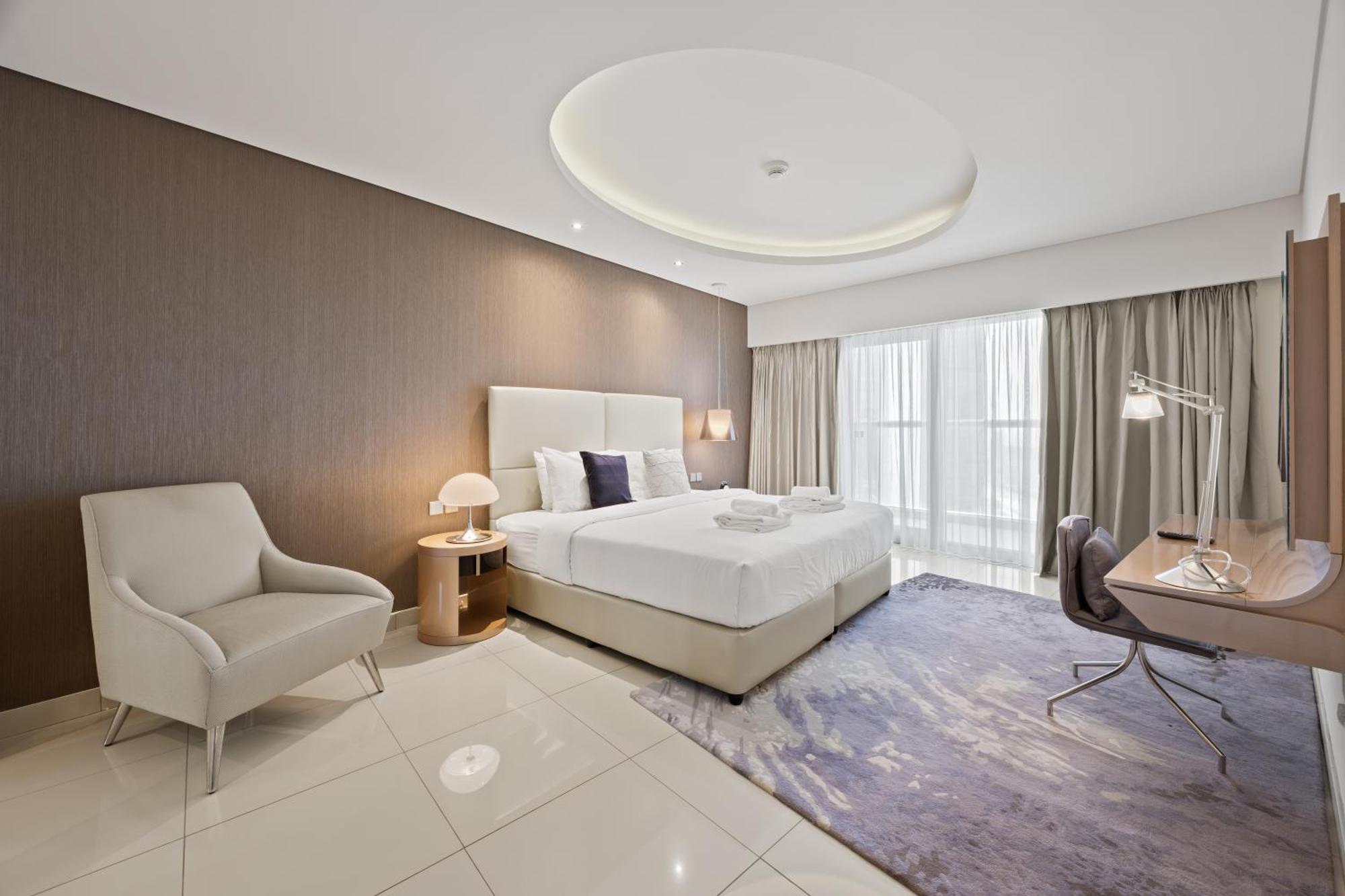 Elite Escapes - Glamorous 1br Damac Paramount B Apartment