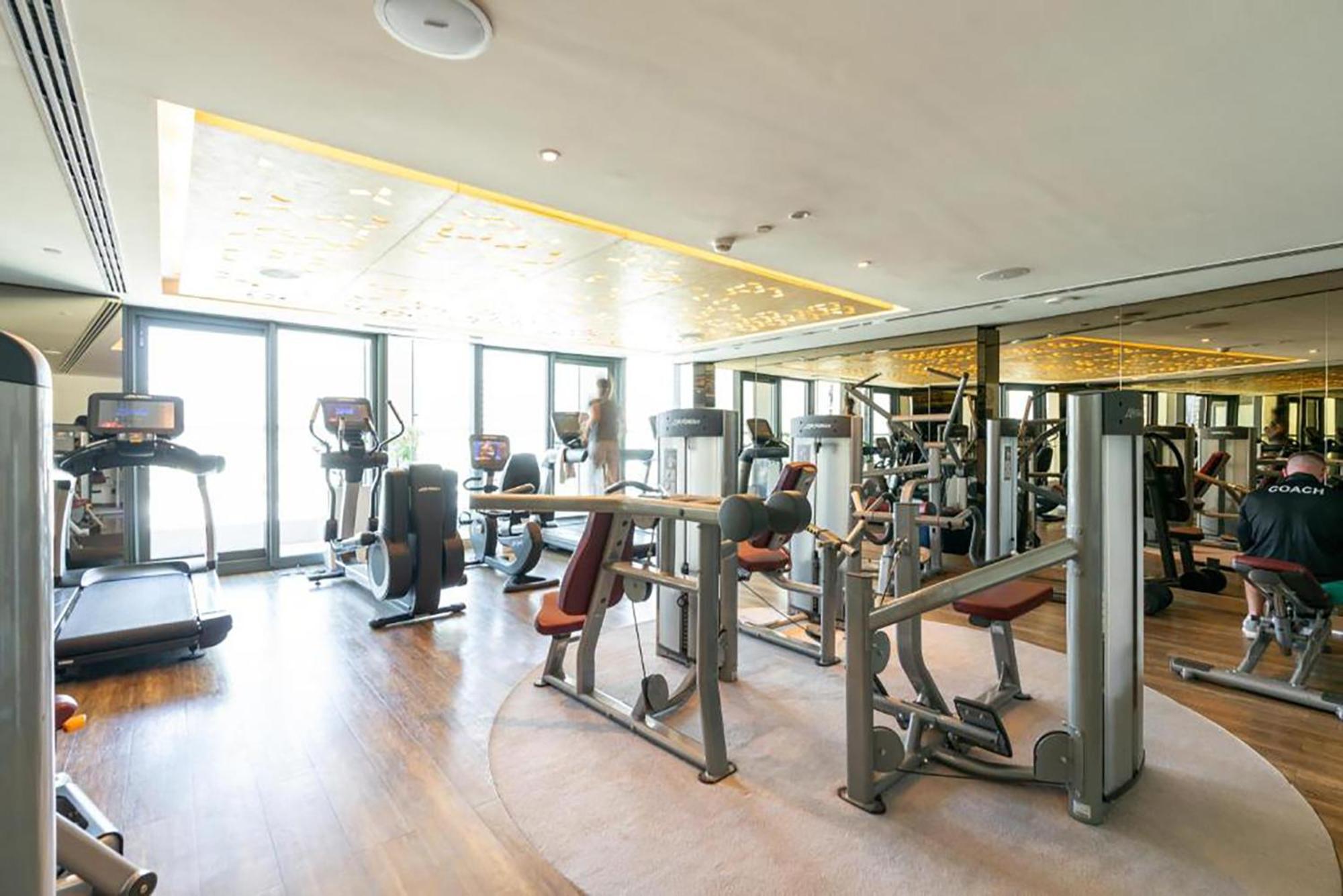 Elite Escapes - Glamorous 1br Damac Paramount B Apartment *