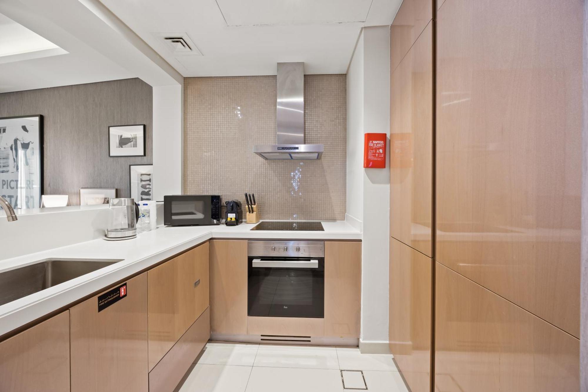Elite Escapes - Glamorous 1br Damac Paramount B Apartment