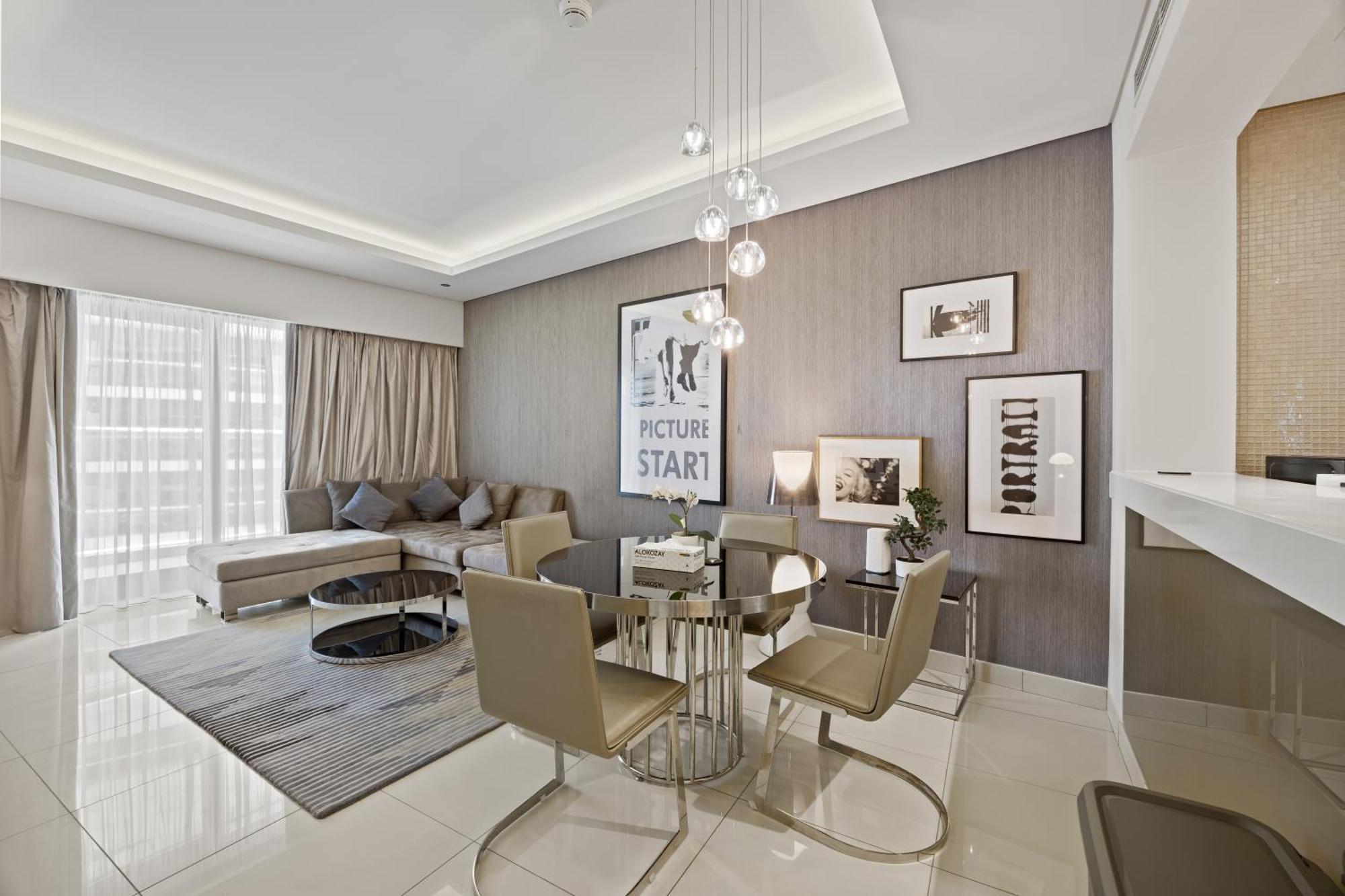 Elite Escapes - Glamorous 1br Damac Paramount B Apartment *